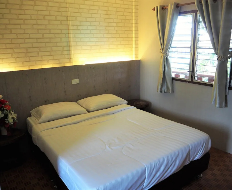 T & T Hostel Kanchanaburi