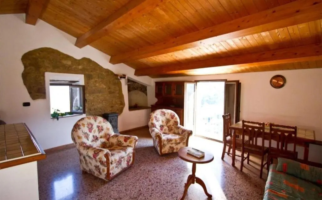 One bedroom appartement with sea view shared pool and enclosed garden at Badolato