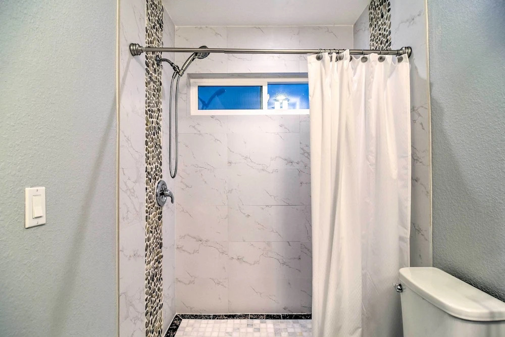 Updated Largo Getaway w/ Private Pool & Lanai!