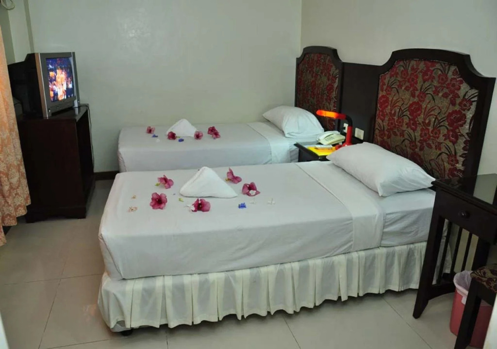 Bohol Plaza Mountain Resort and Restaurant
