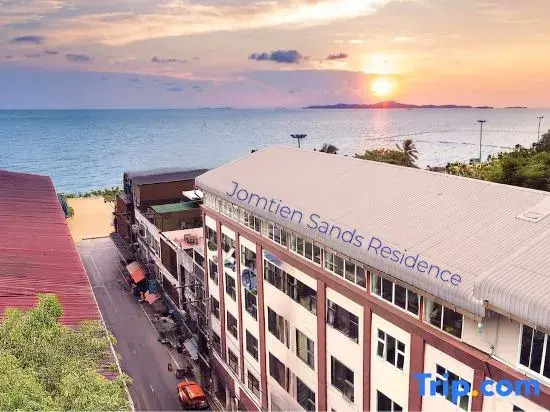 Jomtien Sands Residence - Beachfront, Relax & Amazing Seafood Dining