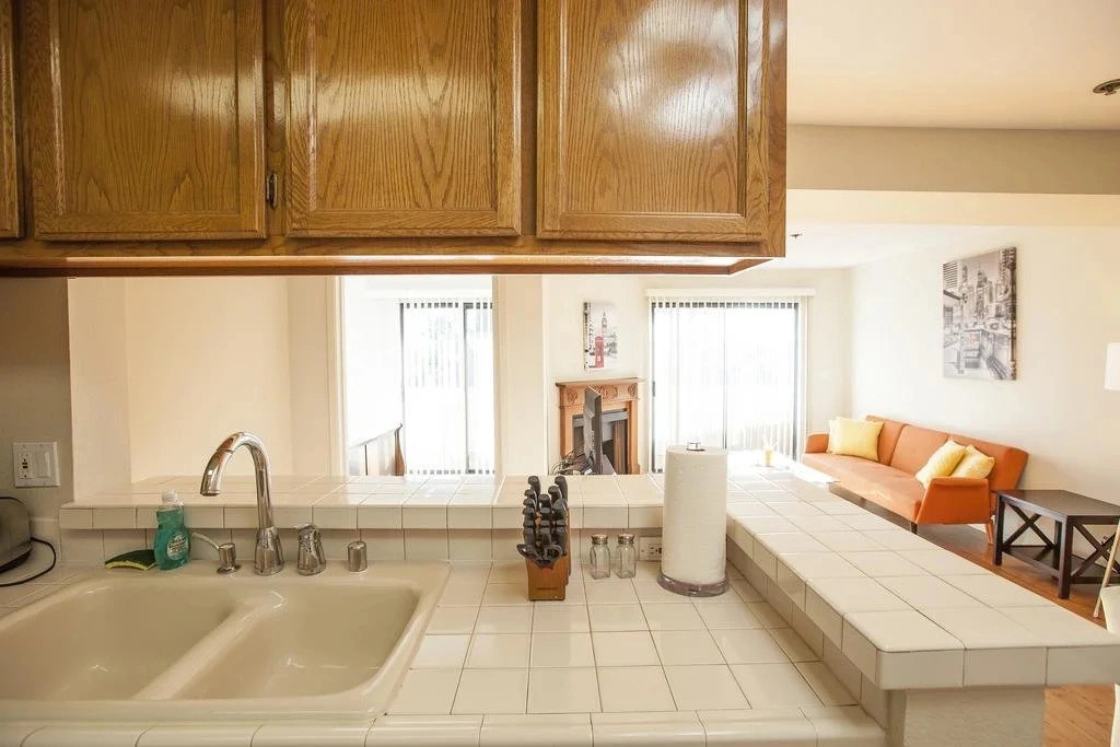 Master Housing - Strathmore Regency Apartments