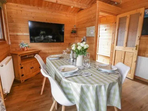 Mayfields Lodge