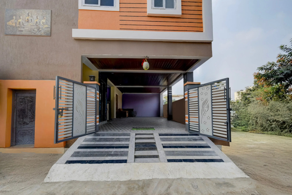 Hotel O by OYO Laxmi Grand
