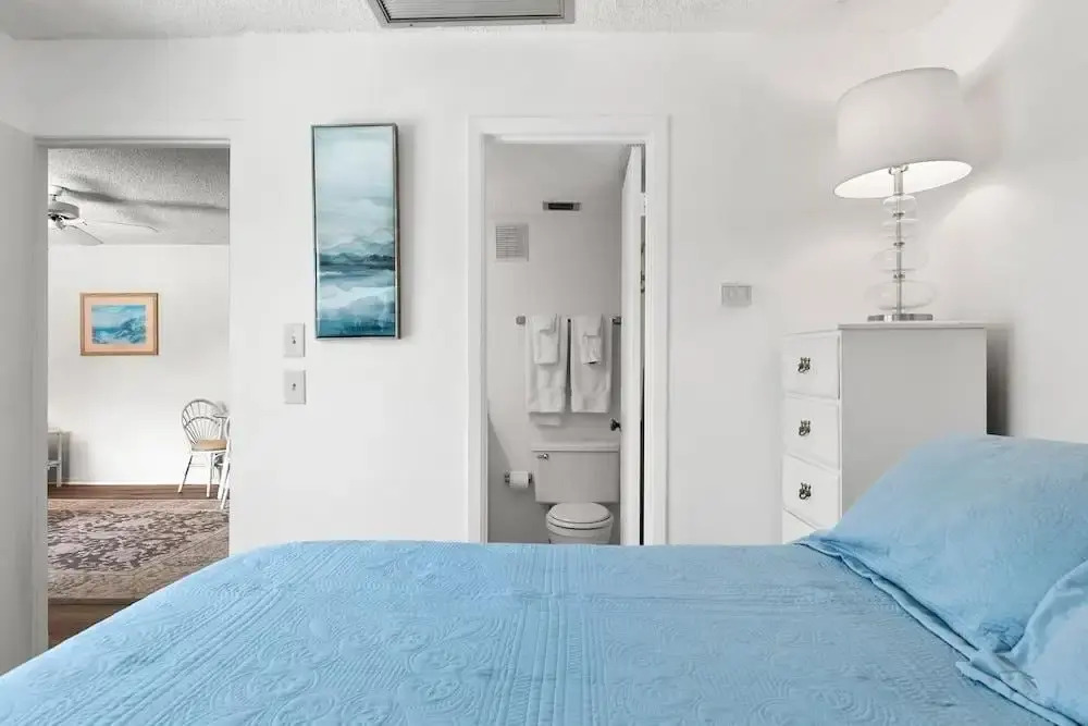Madeira Beach Yacht Club 151H by Distinctive Beach Rentals