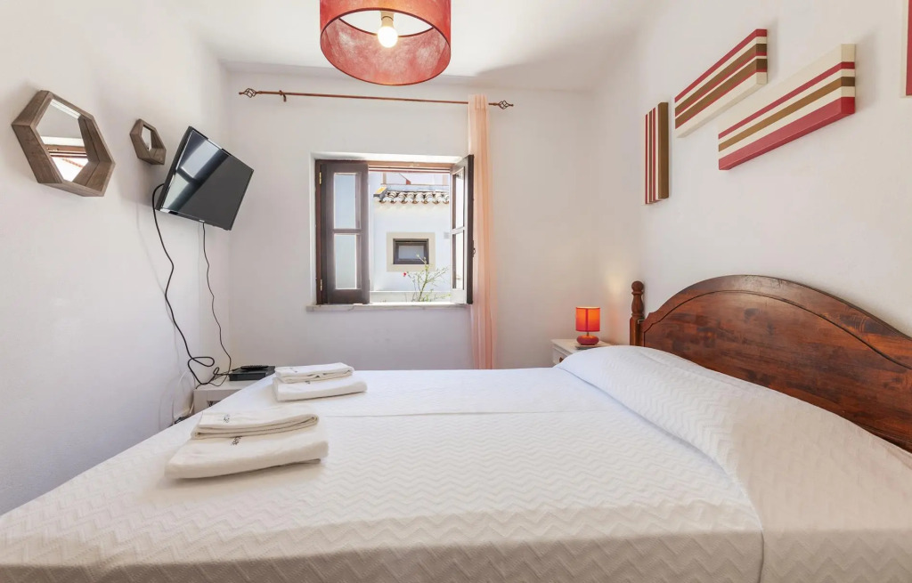 J - Bedroom 4 in Casa do Farol