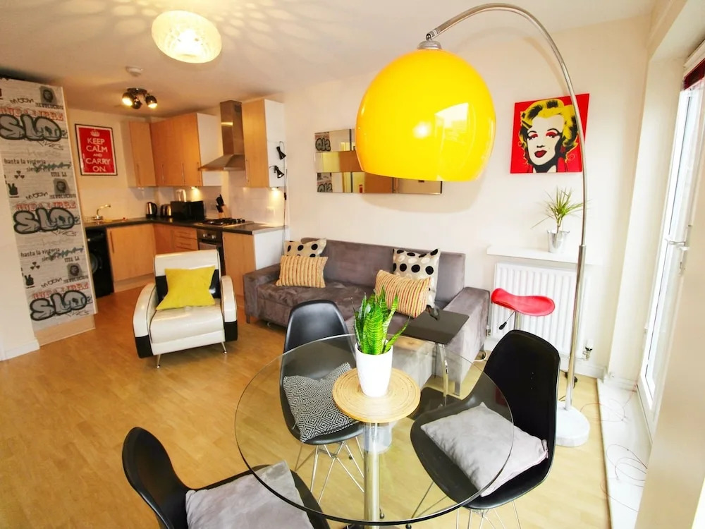 New Road Hotel