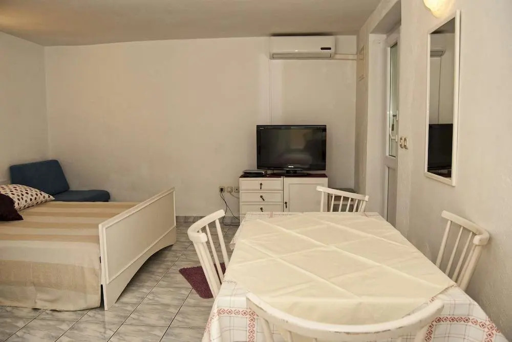 Apartments Mili 732