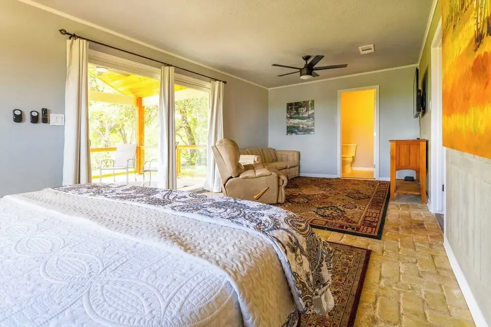 Valley View Retreat for 10