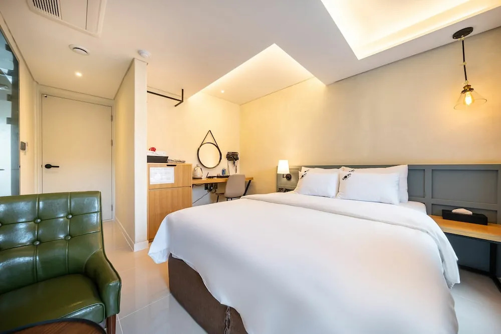 Hotel Moon
