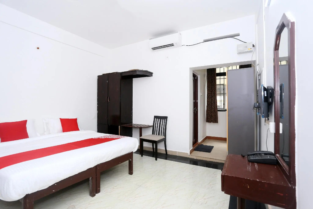 OYO Flagship 45302 Kaveri Tourist Home Guruvayur