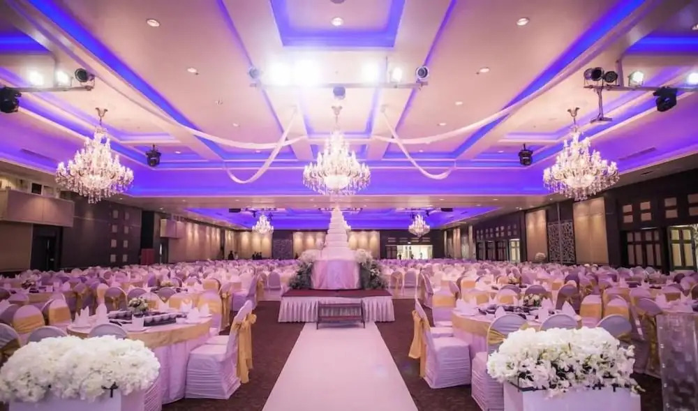 Jolly Suites and Spa Petchkasem