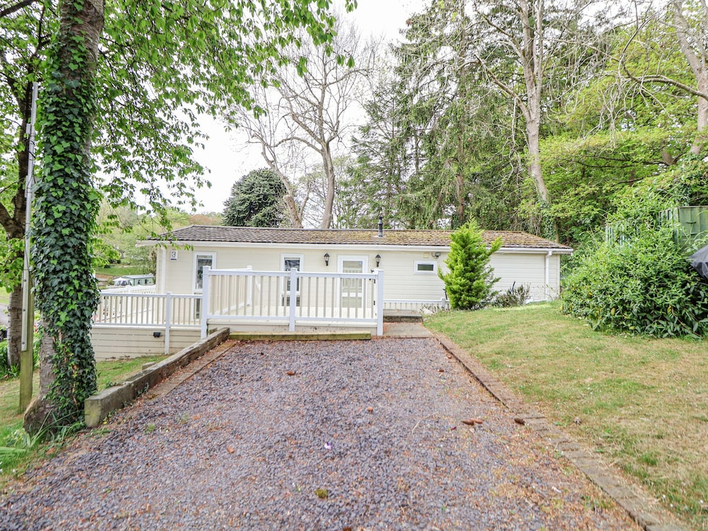 155 Woodland Hall