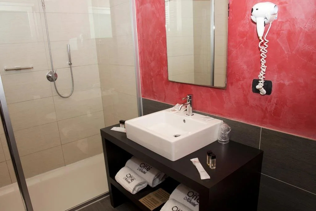 OneMhotel
