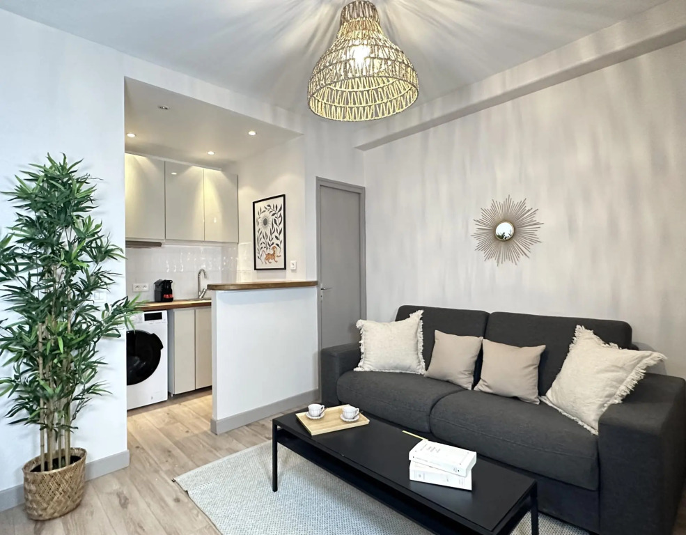 B 2067- Tour Eiffel - Appartement Cosy