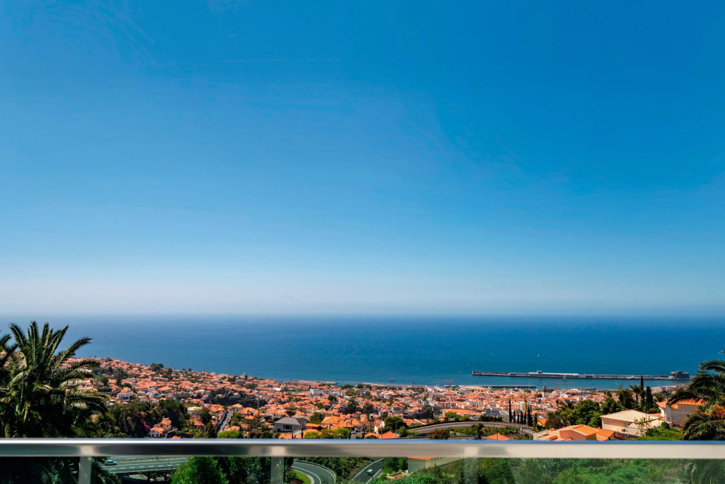 Premium Contemporary Villa, Panoramic View Over Funchal And The Sea | Grandview