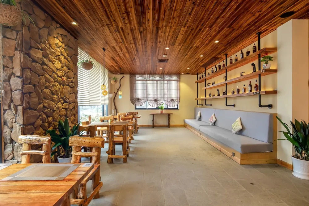Oriental Platonic Inn