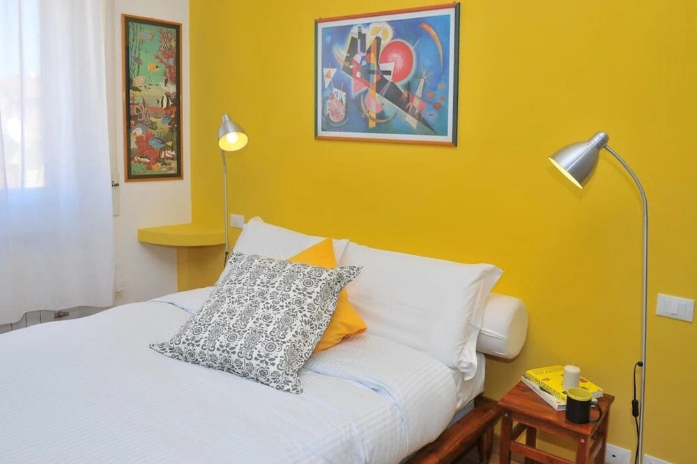 Bright and Colorful Flat Very Close to the Metro