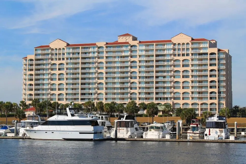 North Tower Apartment 606