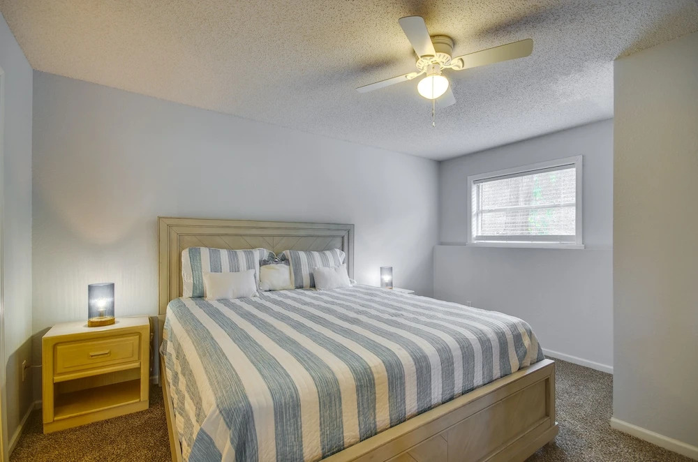 Osage Beach Condo w/ Private Deck & Lake Views!
