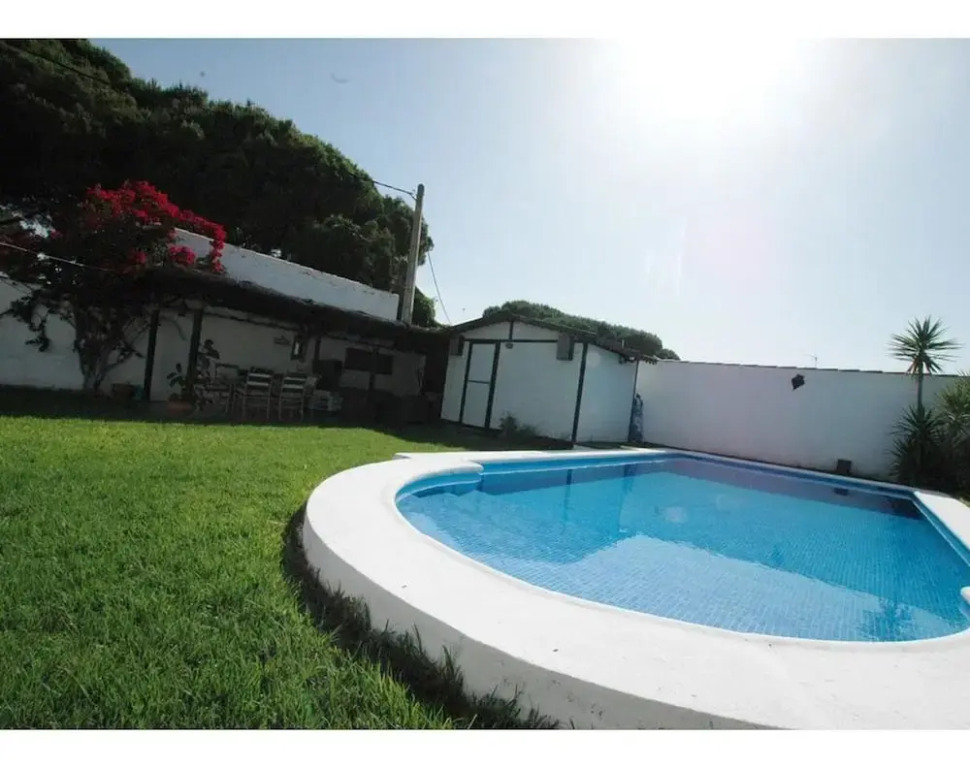 Chalet con piscina privada casa blanca
