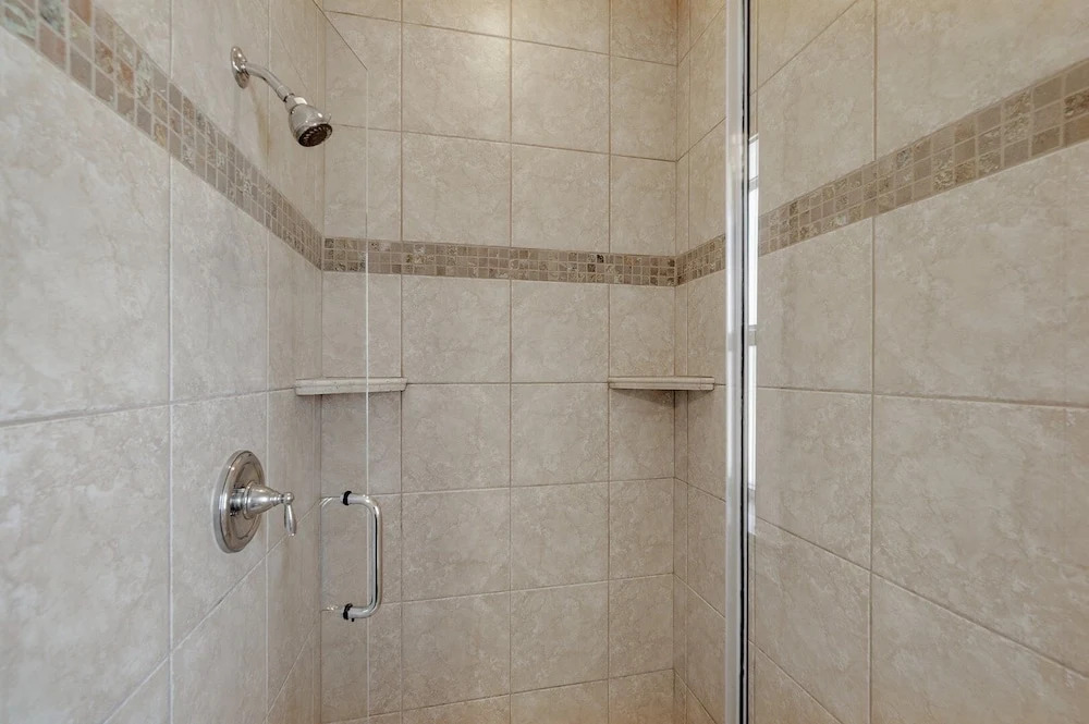 102 6Th St S- Upstairs Home