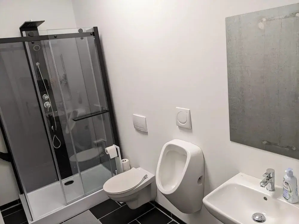 Boardingrooms Direct A8, Close to Stuttgart, 25min