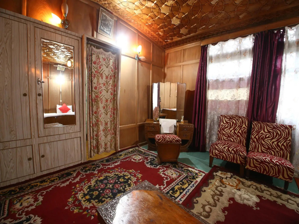 OYO 37987 Houseboat Nairobi