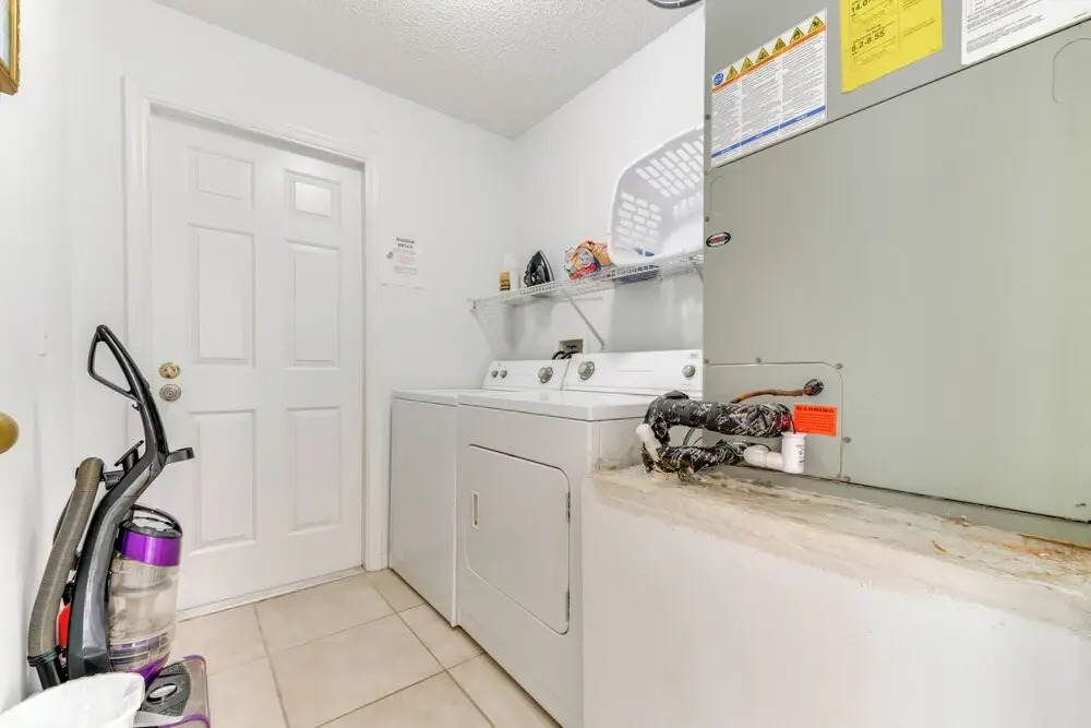 4 Mi to Disney: Home w/ Pool Table, Outdoor Oasis!