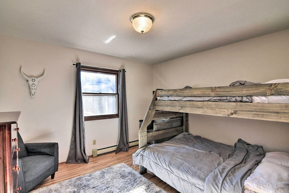 Charming Leadville Retreat w/ Private Hot Tub