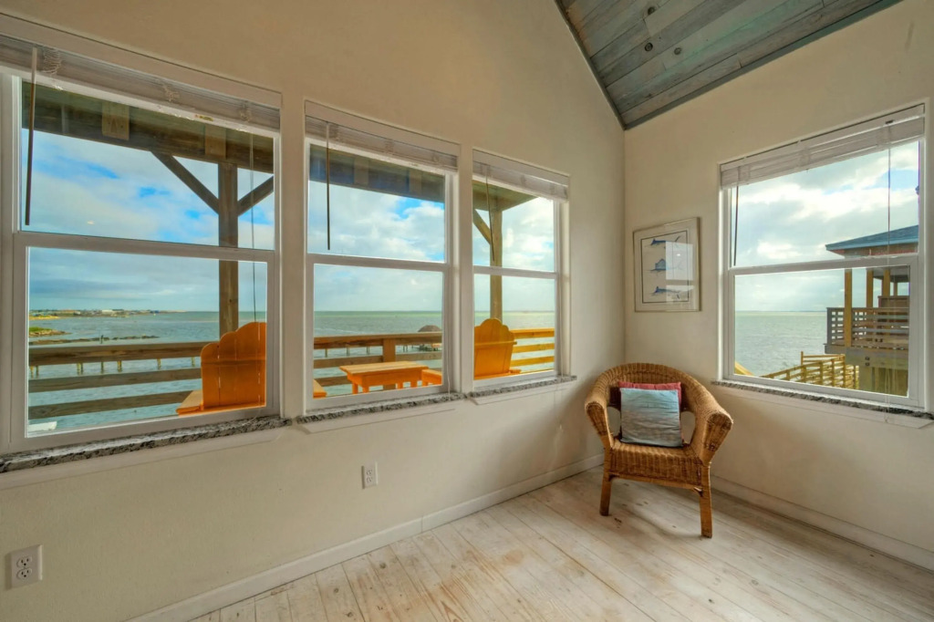 Panoramic Water Views, Shared Pool, Boat Dock Bayside Lodge by Avantstay