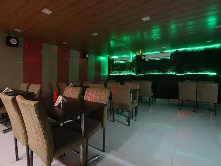 Hotel Tribhovan Palace