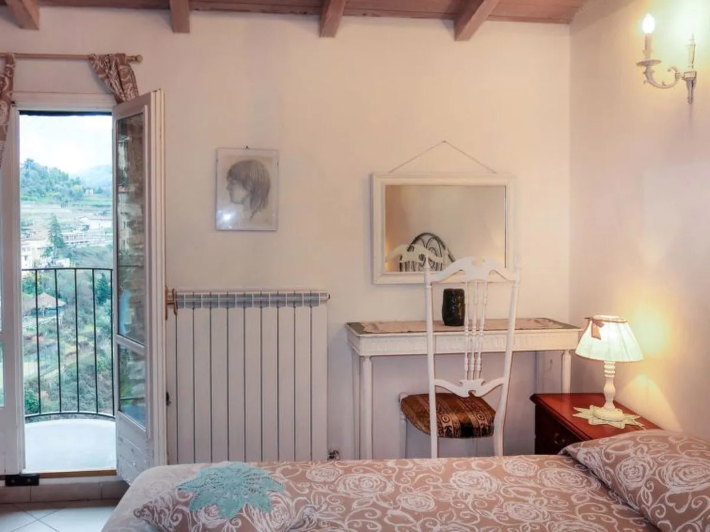 House Reanna Apricale