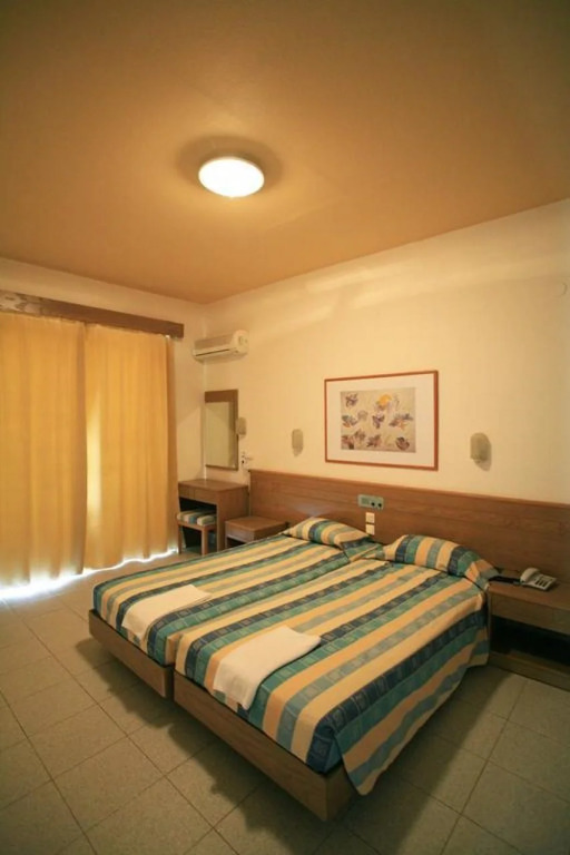 Irinna Hotel-Apartments