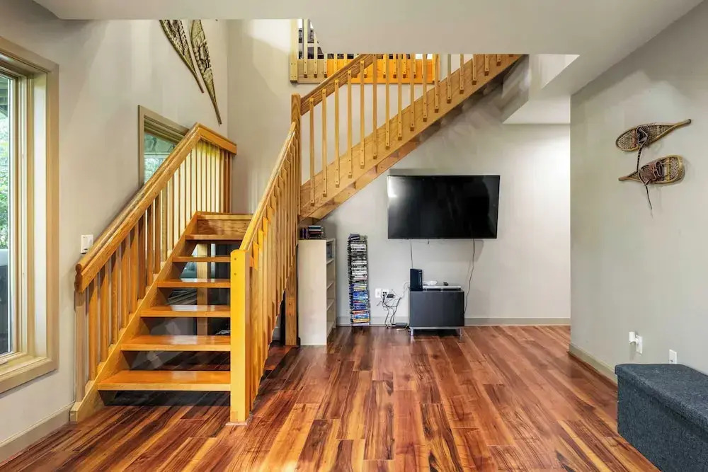 Lake Harmony Chalet w/ Hot Tub & Arcades Near Beaches, Ski & Trails Everpine Lodge by Avantstay