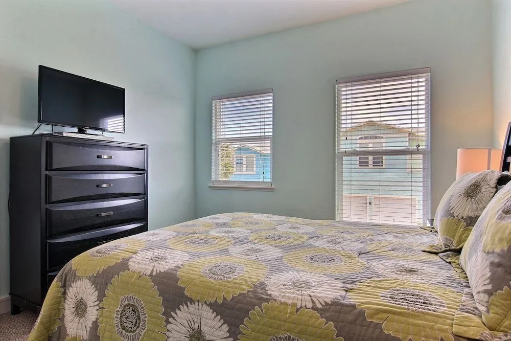 Follow the Sun Vw22 3 Bedrooms 2.5 Bathrooms Home
