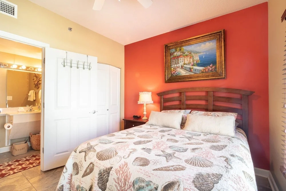 Shores Of Panama 621-sleeps 8, Free Beach Fun! Reserved Parking Space! 2 Bedroom Condo by RedAwning