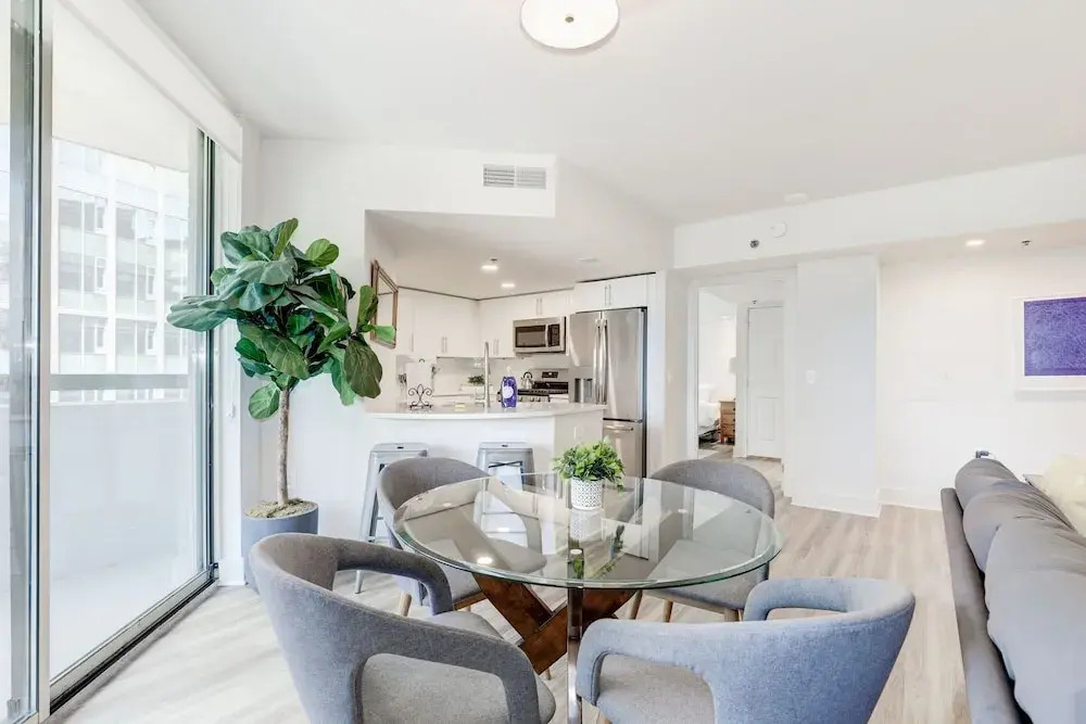 Elegant 2BR Apartment - Minutes to D.C.