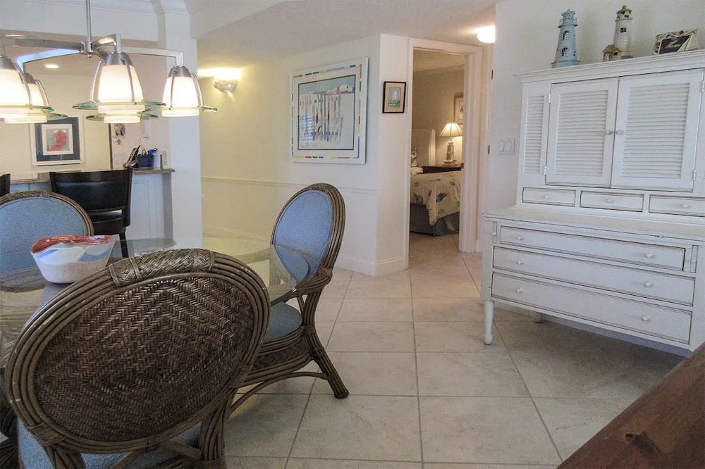 Sunset Condo #805 2 Bedrooms 2 Bathrooms Condo