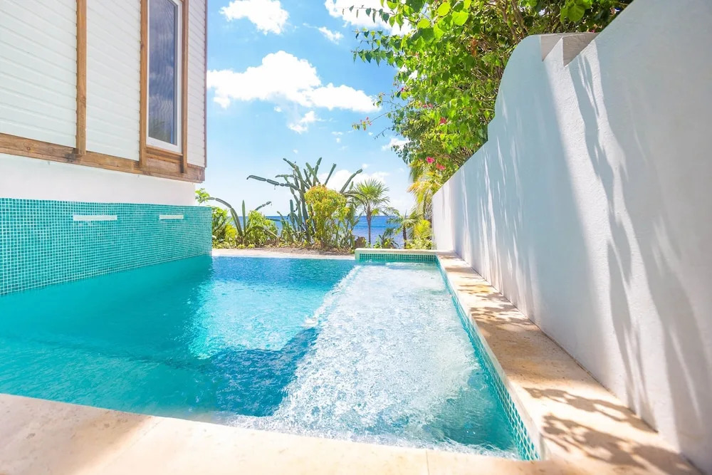 Stunning Views At - Villa Aire 1 Bedroom Apts by RedAwning