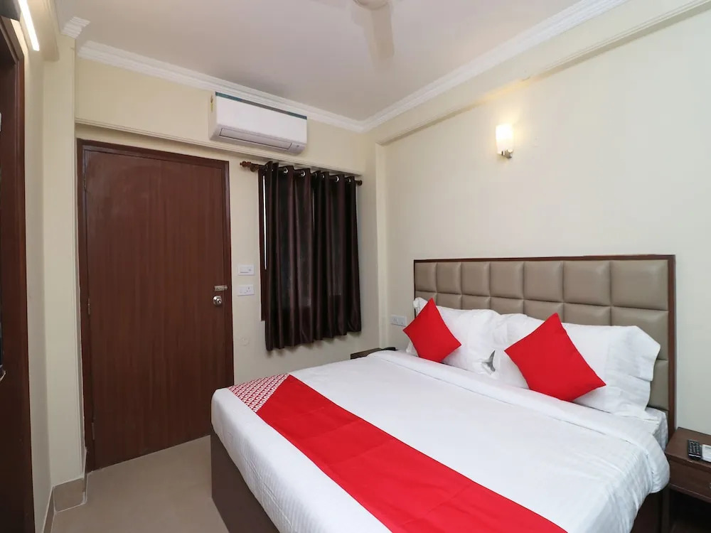 OYO Flagship 74174 Hotel Central Plaza
