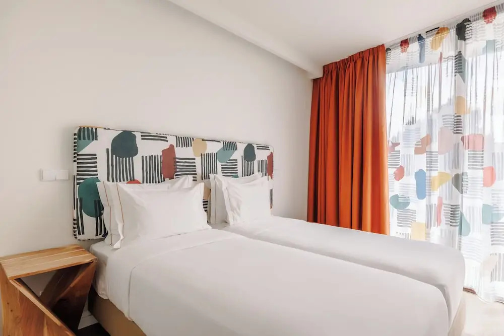 Upon Harbor - Seixal Bay Hotel