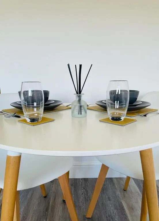 #0410 Lovely one bedroom apartment with free parking