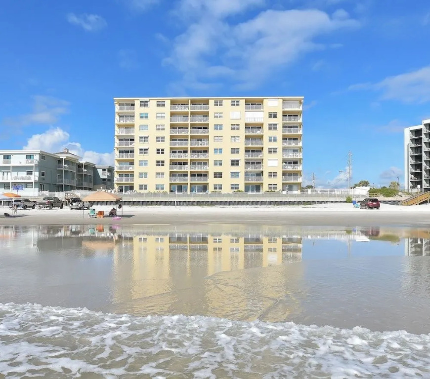 PT608 Ponce de Leon Towers by RedAwning