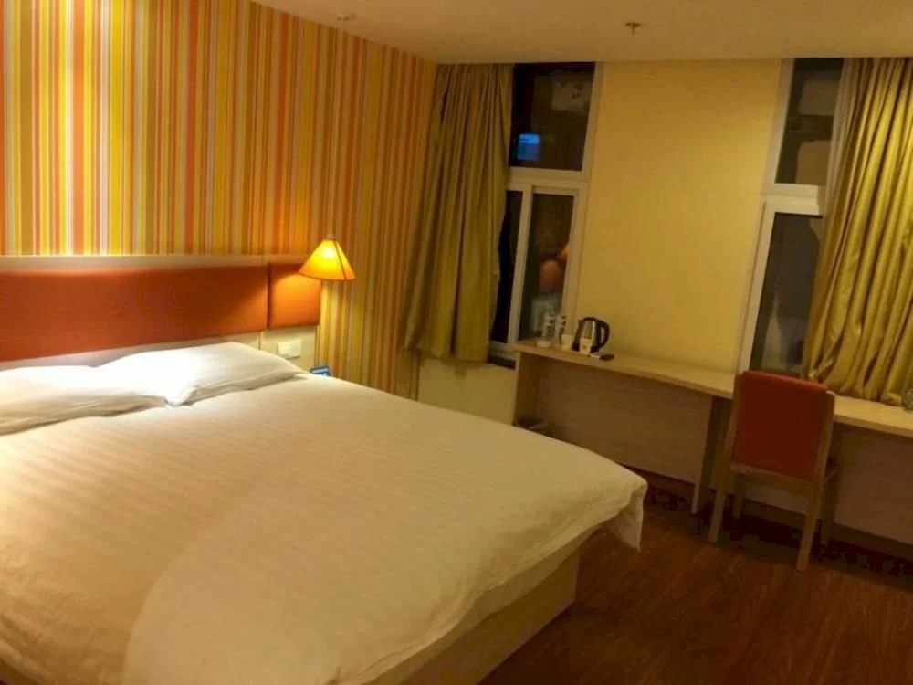 Home Inn- Chengdu Liang Jia Lane North Station Branch