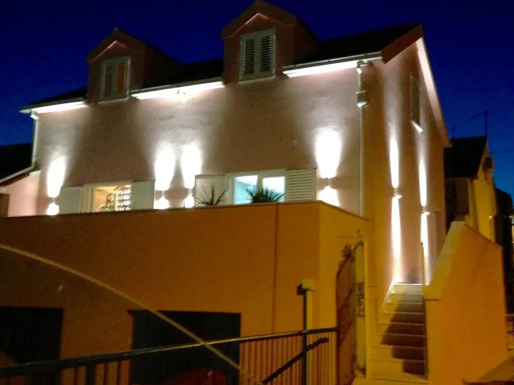 Luxury Apartments Marhella & Jakov