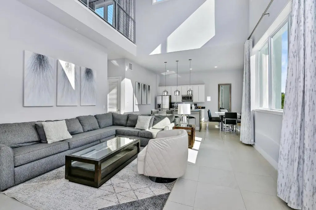 Stylish Condo near Disney w Hotel Amenities 7770- 26-110