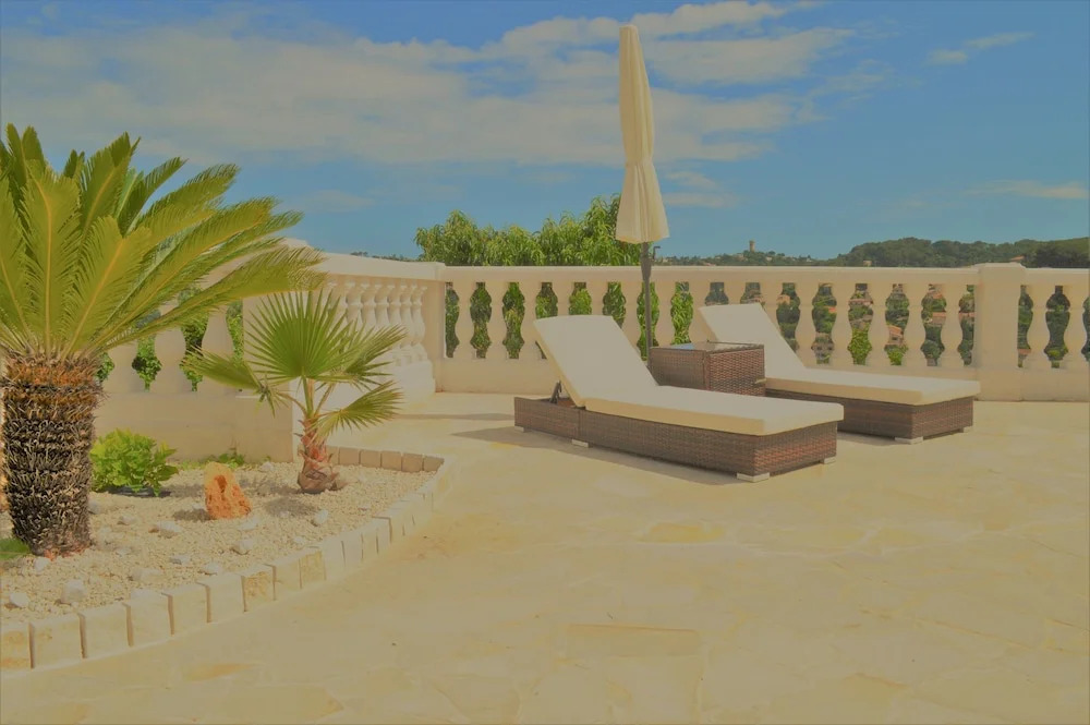 Villa La Terre Des Lauriers