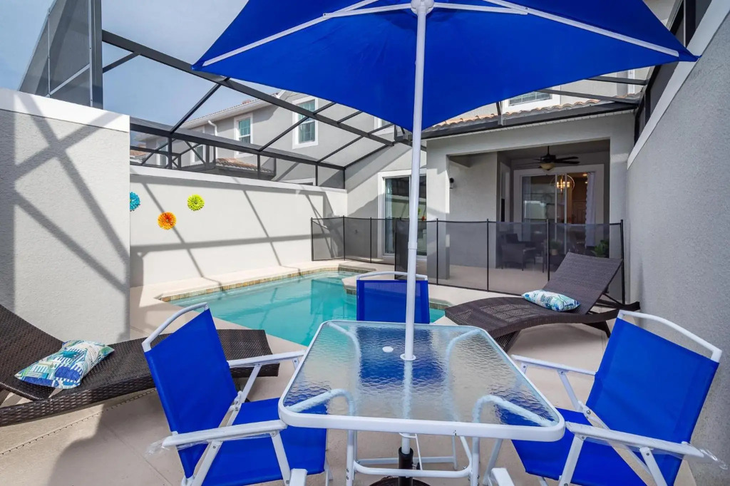 NG4816 Storey Lake Condo 4 bed 3 baths Private Pool & Free Waterpark