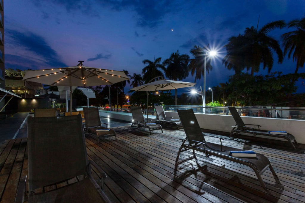 Ramada by Wyndham Acapulco Hotel & Suites